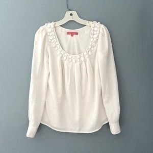 White blouse with lining